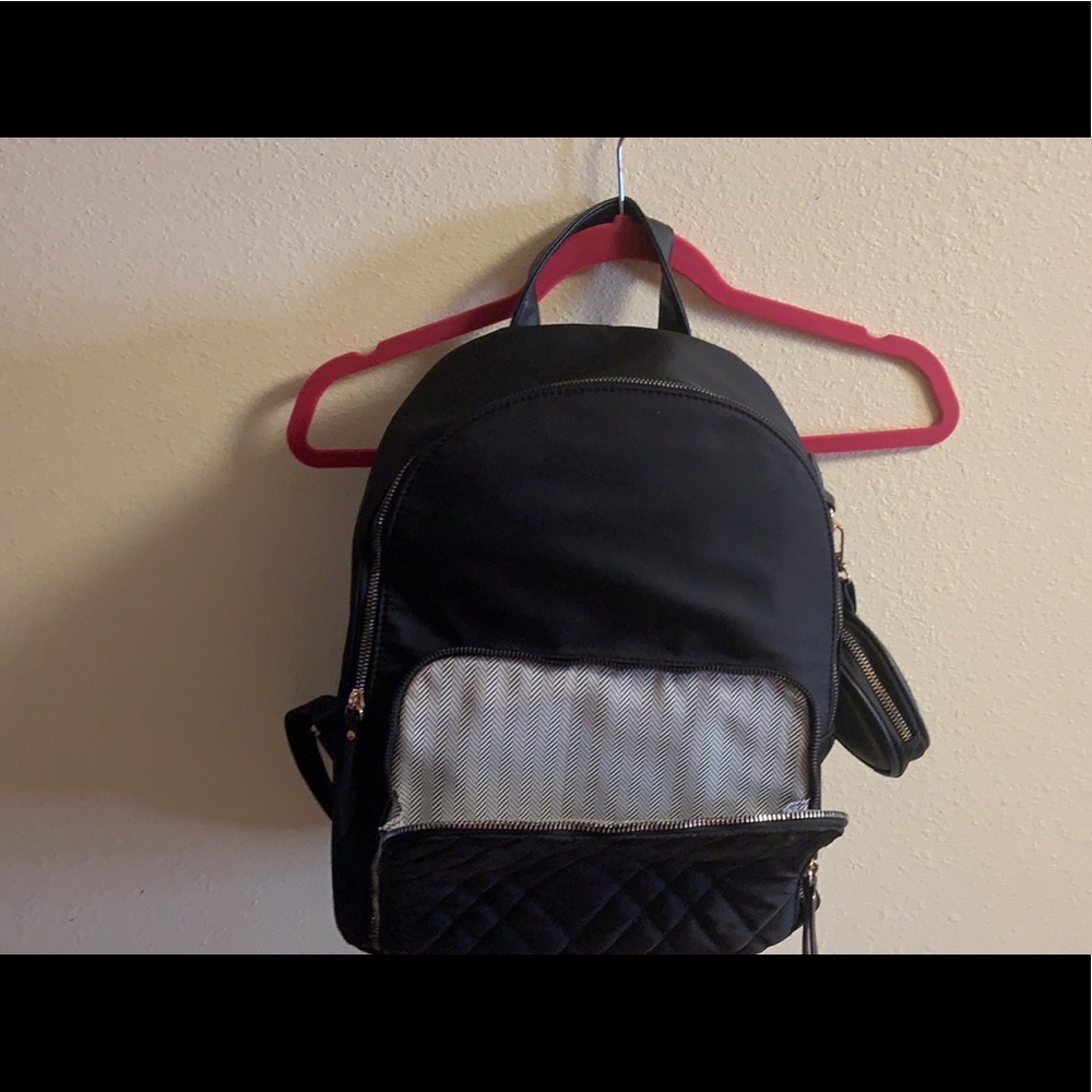Backpack - Picture 3 of 6